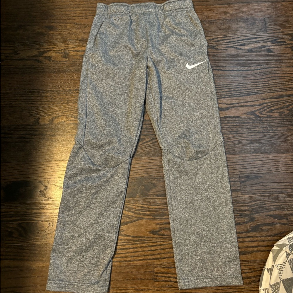 Girls XL Gray Nike Sweatpants
